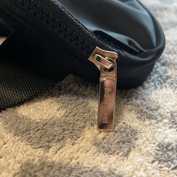 lululemon athletica Black Belt Bag / crossbody - Picture 4 of 9